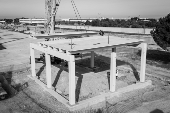 Aleandri SpA - Modugno (BA) - fasi di costruzione di un edificio industriale mediante elementi prefabbricati montati in 5 giorni lavorativi. Storytelling realizzato nel mese di gennaio 2020.